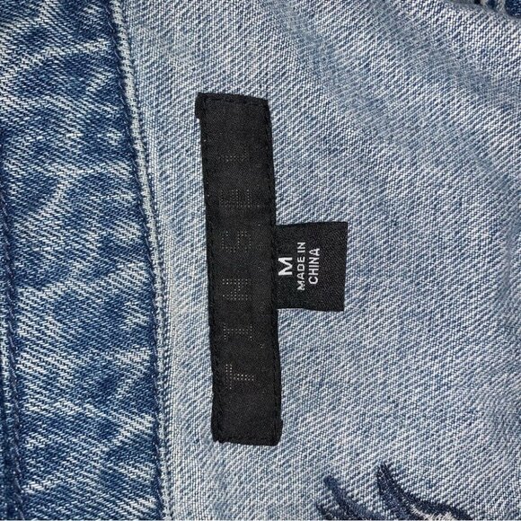 Tinsel Jean Jacket Size Medium Medium Wash Denim Distressed Embroidered Floral - Picture 8 of 8